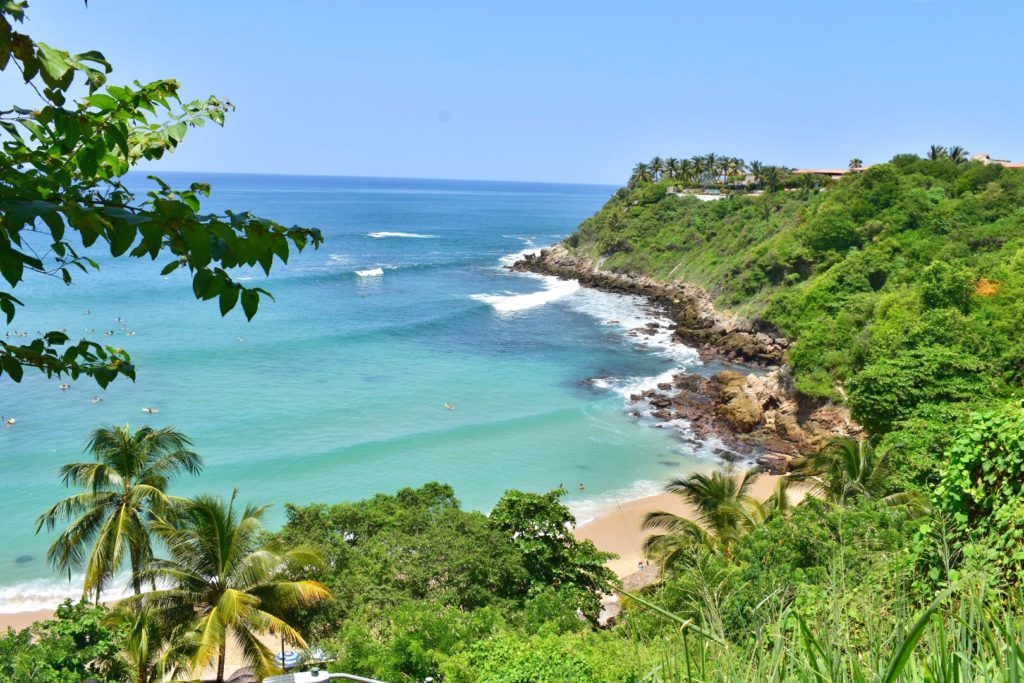 La Villa Bonita gives you the opportunity to attend cooking school in paradise for a week in Puerto Escondido, Oaxaca, Mexico.