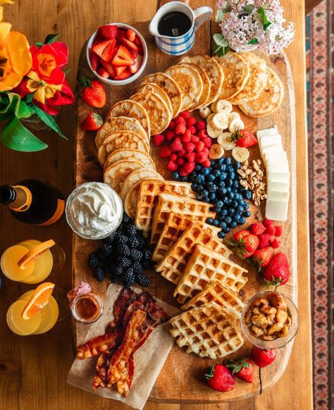 breakfast charcuterie board, waffels