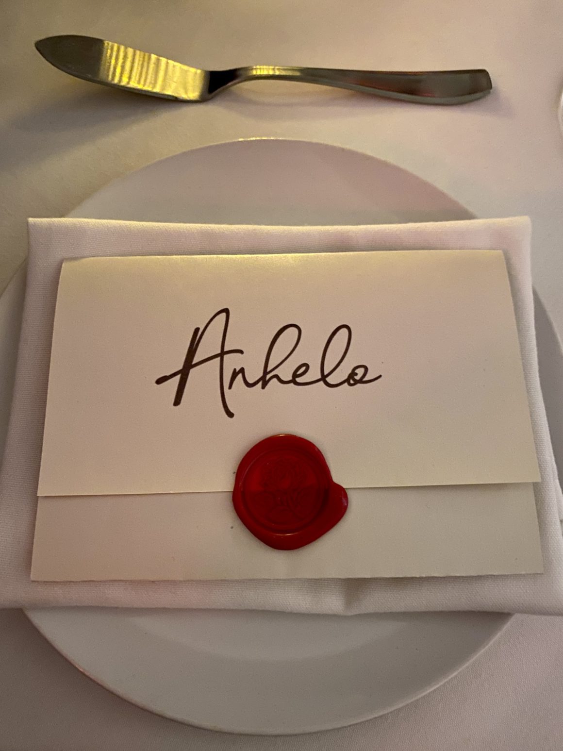 Anhelo restaurant, place setting